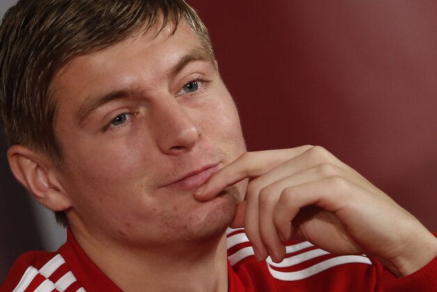 Bayern's Toni Kroos smiles during a news conference at the Club World Cup soccer tournament in Agadir, Morocco, Monday, Dec. 16, 2013. Bayern Munich will face Guangzhou Evergrande in the first semi final on Tuesday, Dec 17. (AP Photo/Matthias Schrader) Bayern's Toni Kroos smiles during a news conference at the Club World Cup soccer tournament in Agadir, Morocco, Monday, Dec. 16, 2013. Bayern Munich will face Guangzhou Evergrande in the first semi final on Tuesday, Dec 17. (AP Photo/Matthias Schrader)