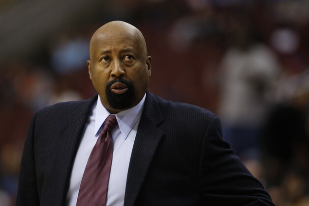 New York Knicks' Mike Woodson in action during an NBA basketball game against the Philadelphia 76ers, Friday, March 21, 2014, in Philadelphia. (AP Photo/Matt Slocum)
