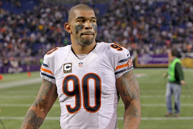 Dec 1, 2013; Minneapolis, MN, USA; Chicago Bears defensive end Julius Peppers (90) against the Minnesota Vikings at Mall of America Field at H.H.H. Metrodome. The Vikings defeated the Bears 23-20 in overtime. Mandatory Credit: Brace Hemmelgarn-USA TODAY Sports
