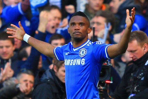 LONDON, ENGLAND - MARCH 22:  Samuel Eto'o of Chelsea celebrates scoring the opening goal uring the Barclays Premier League match between Chelsea and Arsenal at Stamford Bridge on March 22, 2014 in London, England.  (Photo by Richard Heathcote/Getty Images)