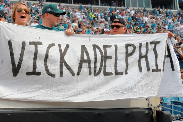 JACKSONVILLE, FL - SEPTEMBER 26:  Fans yell out to quarterback Michael Vick #7 of the Philadelphia Eagles before taking on the Jacksonville Jaguars at EverBank Field on September 26, 2010 in Jacksonville, Florida.  (Photo by Doug Benc/Getty Images)