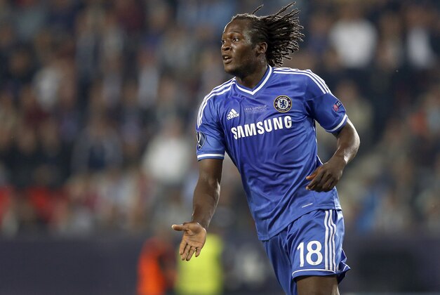 Chelsea's Romelu Lukaku gestures during the soccer Super Cup final between Champions League winner Bayern Munich and Europa League winner Chelsea FC  at the Eden Stadium in Prague Friday, Aug. 30, 2013. (AP Photo/Michael Sohn)