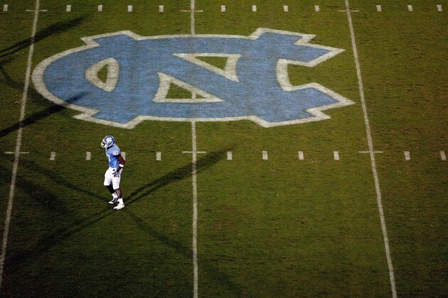 CHAPEL HILL, NC - OCTOBER 4:  Deunta Williams #27 of the North Carolina Tar Heels stands on the field as the midfield logo is shown during the game against the Connecticut Huskies at Kenan Stadium on October 4, 2008 in Chapel Hill, North Carolina.  (Photo by Kevin C. Cox/Getty Images)