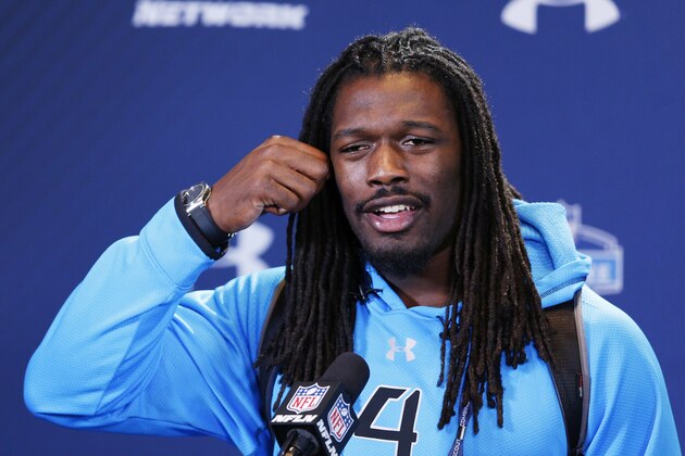 INDIANAPOLIS, IN - FEBRUARY 22: Former South Carolina defensive lineman Jadeveon Clowney speaks to the media during the 2014 NFL Combine at Lucas Oil Stadium on February 22, 2014 in Indianapolis, Indiana. (Photo by Joe Robbins/Getty Images) INDIANAPOLIS, IN - FEBRUARY 22: Former South Carolina defensive lineman Jadeveon Clowney speaks to the media during the 2014 NFL Combine at Lucas Oil Stadium on February 22, 2014 in Indianapolis, Indiana. (Photo by Joe Robbins/Getty Images)