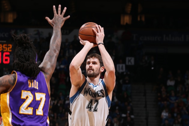 MINNEAPOLIS, MN - MARCH 28:  Kevin Love #42 of the Minnesota Timberwolves takes a shot against the Los Angeles Lakers on March 28, 2014 at Target Center in Minneapolis, Minnesota. NOTE TO USER: User expressly acknowledges and agrees that, by downloading and or using this Photograph, user is consenting to the terms and conditions of the Getty Images License Agreement. Mandatory Copyright Notice: Copyright 2014 NBAE (Photo by David Sherman/NBAE via Getty Images)
