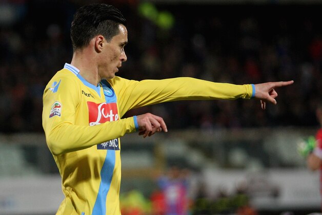 CATANIA, ITALY - MARCH 26:  Jose' Callejon of Napoli celebrates the second goal during the Serie A match between Calcio Catania and SSC Napoli at Stadio Angelo Massimino on March 26, 2014 in Catania, Italy.  (Photo by Maurizio Lagana/Getty Images)