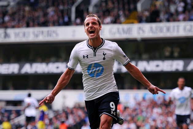 LONDON, ENGLAND - AUGUST 25:  Roberto Soldado of Spurs celebrates after scoring the opening goal from the penalty spot during the Barclays Premier League match between Tottenham Hotspur and Swansea City at White Hart Lane on August 25, 2013 in London, England.  (Photo by Michael Regan/Getty Images)