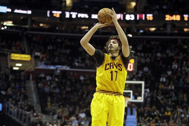 Cleveland Cavaliers' Anderson Varejao, from Brazil, shoots against the Memphis Grizzlies in an NBA basketball game Sunday, Feb. 9, 2014, in Cleveland. (AP Photo/Mark Duncan)