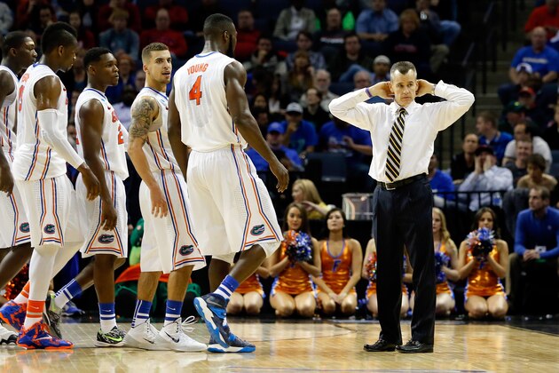 MEMPHIS, TN - MARCH 29: The Florida Gators huddle during a timeout against the Dayton Flyers during the south regional final of the 2014 NCAA Men's Basketball Tournament at the FedExForum on March 29, 2014 in Memphis, Tennessee.  (Photo by Kevin C. Cox/Getty Images)