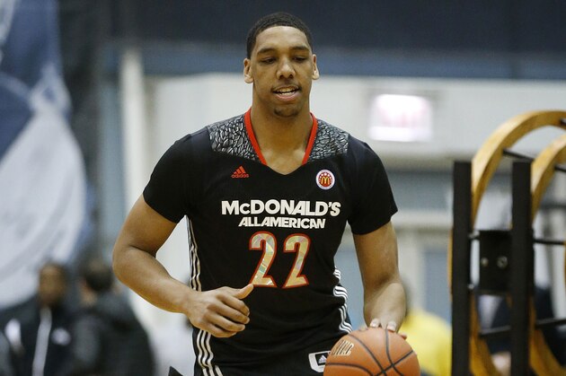 McDonald's West All-American Jahlil Okafor, of Chicago, competes in the skills contest during the McDonald's All-American Jam Fest at the University of Chicago in Chicago, on Monday, March 31, 2014. (AP Photo/Andrew A. Nelles)