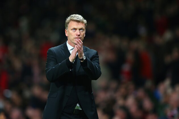 MANCHESTER, ENGLAND - APRIL 01:  David Moyes manager of Manchester United applauds the fans  during the UEFA Champions League Quarter Final first leg match between Manchester United and FC Bayern Muenchen at Old Trafford on April 1, 2014 in Manchester, England.  (Photo by Alex Livesey/Getty Images)