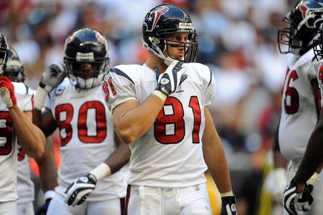 HOUSTON - NOVEMBER 09:  Tight end Owen Daniels #81 of the Houston Texans during play against the Baltimore Ravens at Reliant Stadium on November 9, 2008 in Houston, Texas.  (Photo by Ronald Martinez/Getty Images)