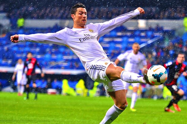 Real's Cristiano Ronaldo reacts after failing to score as Dortmund goalkeeper Roman Weidenfeller, right, argues with his teammates during a Champions League quarterfinal first leg soccer match between Real Madrid and Borussia Dortmund at the Santiago Bernabeu stadium in Madrid, Spain, Wednesday, April 2, 2014. (AP Photo/Andres Kudacki) Real's Cristiano Ronaldo reacts after failing to score as Dortmund goalkeeper Roman Weidenfeller, right, argues with his teammates during a Champions League quarterfinal first leg soccer match between Real Madrid and Borussia Dortmund at the Santiago Bernabeu stadium in Madrid, Spain, Wednesday, April 2, 2014. (AP Photo/Andres Kudacki)