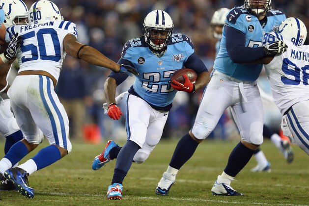 NASHVILLE, TN - NOVEMBER 14:  Shonn Greene #23 of the Tennessee Titans runs with the ball during the game against the Indianapolis Colts at LP Field on November 14, 2013 in Nashville, Tennessee.  (Photo by Andy Lyons/Getty Images)