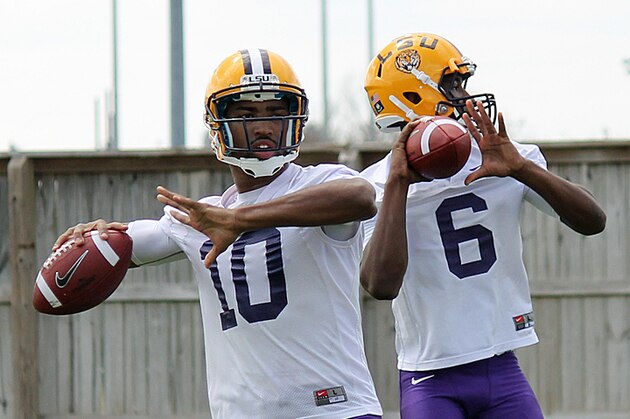 LSU quarterback Anthony Jennings gets ready for the spring game.