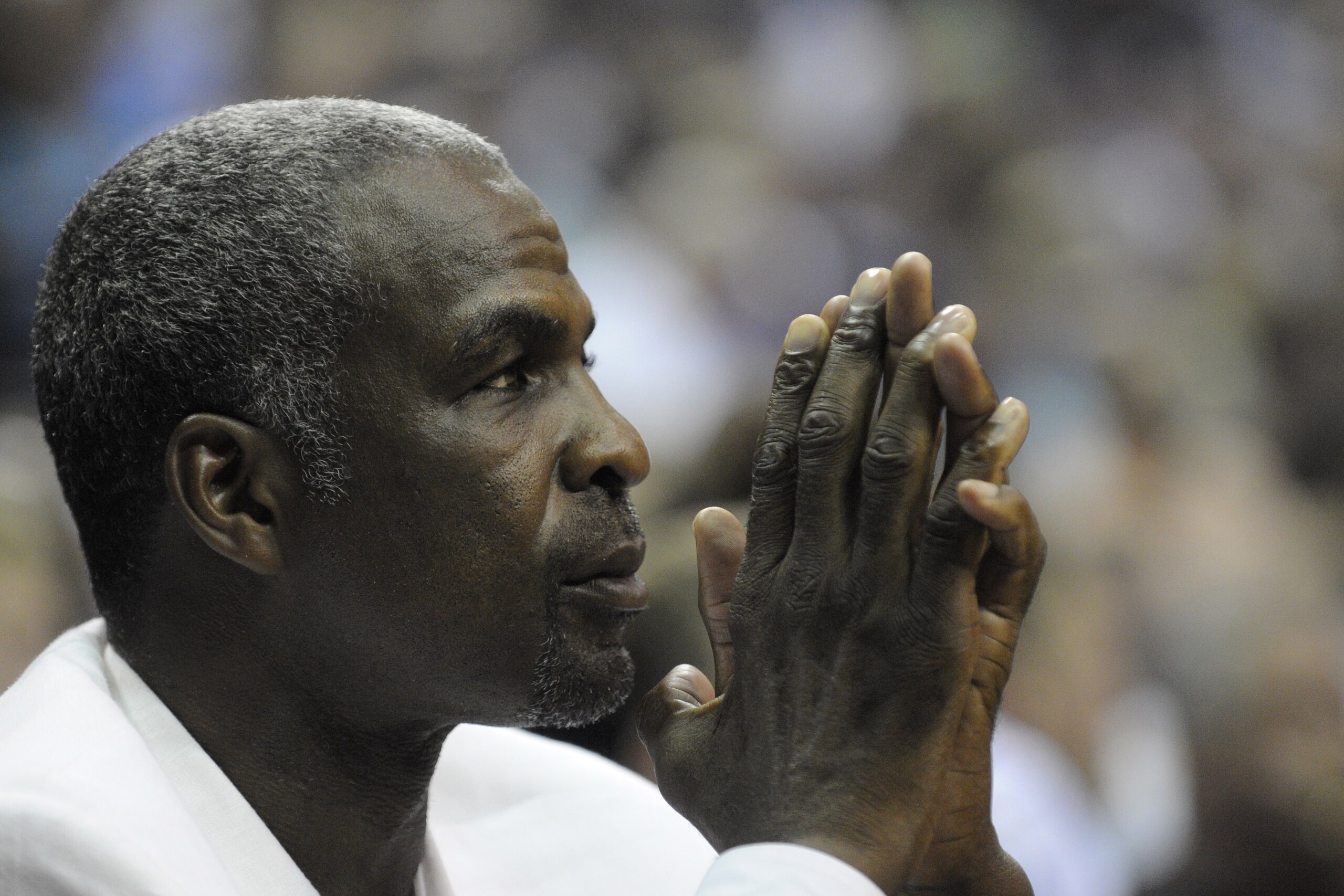 Former basketball player Charles Oakley watches the action from court-side seats during the first half of Game 2 between the Orlando Magic and Charlotte Bobcats in the first round of the NBA basketball playoffs in Orlando, Fla., Wednesday, April 21, 2010. (AP Photo/Phelan M. Ebenhack) Former basketball player Charles Oakley watches the action from court-side seats during the first half of Game 2 between the Orlando Magic and Charlotte Bobcats in the first round of the NBA basketball playoffs in Orlando, Fla., Wednesday, April 21, 2010. (AP Photo/Phelan M. Ebenhack)