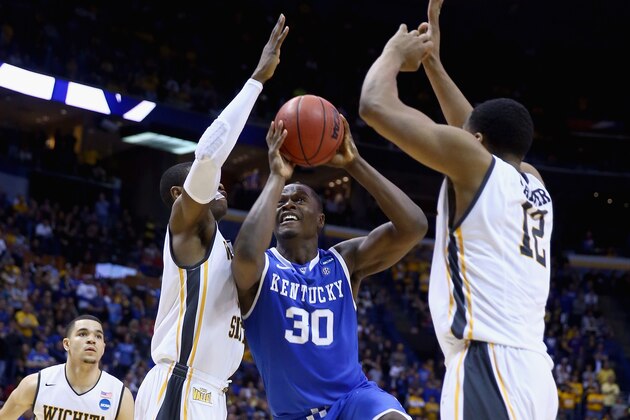 ST LOUIS, MO - MARCH 23:  Julius Randle #30 of the Kentucky Wildcats shoots the ball against the Wichita State Shockers during the third round of the 2014 NCAA Men's Basketball Tournament at Scottrade Center on March 23, 2014 in St Louis, Missouri.  (Photo by Andy Lyons/Getty Images)