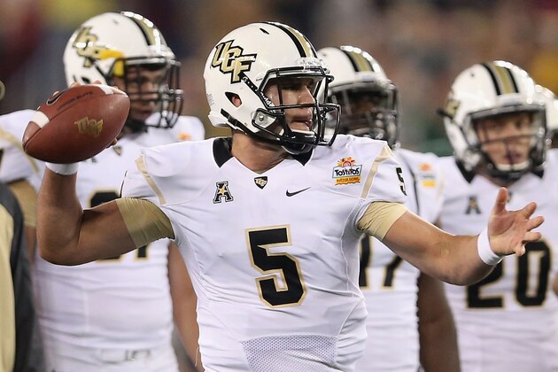 GLENDALE, AZ - JANUARY 01:  Quarterback Blake Bortles #5 of the UCF Knights warms up before the Tostitos Fiesta Bowl against the Baylor Bears at University of Phoenix Stadium on January 1, 2014 in Glendale, Arizona. The Knights defeated the Bears 52-42.  (Photo by Christian Petersen/Getty Images)