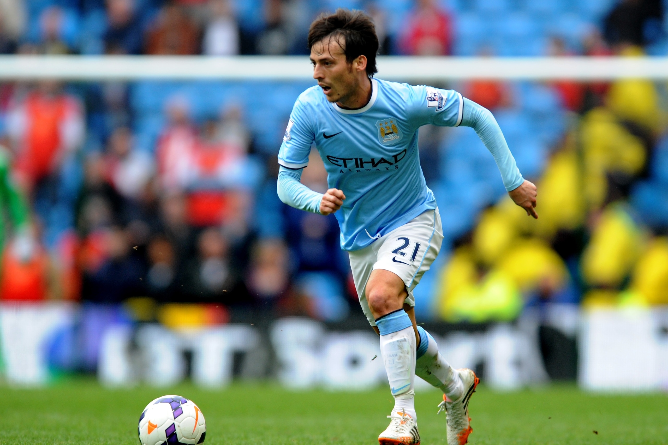 Manchester City's David Silva during the English Premier League soccer match between Manchester City and Southampton at The Etihad Stadium, Manchester, England, Saturday, April  5, 2014.  (AP Photo/Rui Vieira)