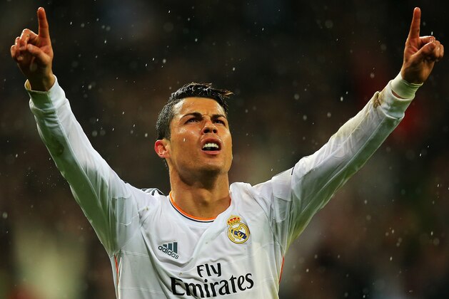 Real's Christiano Ronaldo exercises during the training session prior the UEFA Champions League second leg soccer match between Borussia Dortmund and Real Madrid in Dortmund, Monday, April 7, 2014. Ronaldo had to break off the training. (AP Photo/Martin Meissner)