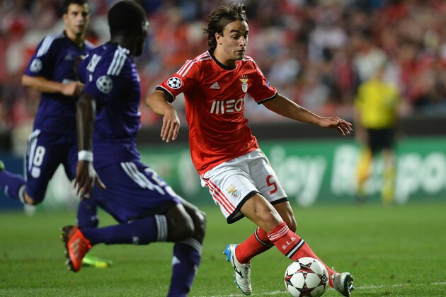 LISBON, PORTUGAL - SEPTEMBER 17:  Lazar Markovic of SL Benfica in action during the UEFA Champions League group stage match between SL Benfica and RSC Anderlecht held on September 17, 2013 at the Estadio do Sport Lisboa e Benfica, in Lisbon, Portugal. (Photo by Henriques Da Cunha/EuroFootball/Getty Images)