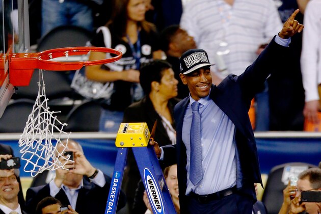 ARLINGTON, TX - APRIL 07:  Head coach Kevin Ollie of the Connecticut Huskies acknowledges the crowd after defeating the Kentucky Wildcats 60-54 in the NCAA Men's Final Four Championship at AT&T Stadium on April 7, 2014 in Arlington, Texas.  (Photo by Tom Pennington/Getty Images)