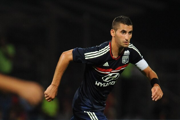LYON, FRANCE - JULY 24:  Maxime Gonalons of Olympique Lyonnais in action during the Pre Season match between Olympique Lyonnais and Real Madrid at Gerland Stadium on July 24, 2013 in Lyon, France.  (Photo by Valerio Pennicino/Getty Images)