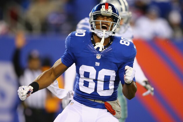 EAST RUTHERFORD, NJ - NOVEMBER 24:  Victor Cruz #80 of the New York Giants celebrates a catch against the Dallas Cowboys  during their game at MetLife Stadium on November 24, 2013 in East Rutherford, New Jersey.  (Photo by Al Bello/Getty Images)