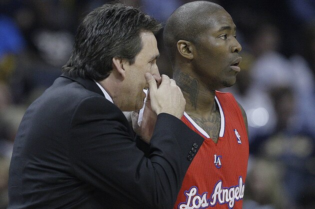 Los Angeles Clippers head coach Vinny Del Negro speaks to Los Angeles Clippers' Jamal Crawford during the first half of Game 3 in a first-round NBA basketball playoff series against the Los Angeles Clippers, in Memphis, Tenn., Thursday, April 25, 2013. (AP Photo/Danny Johnston)