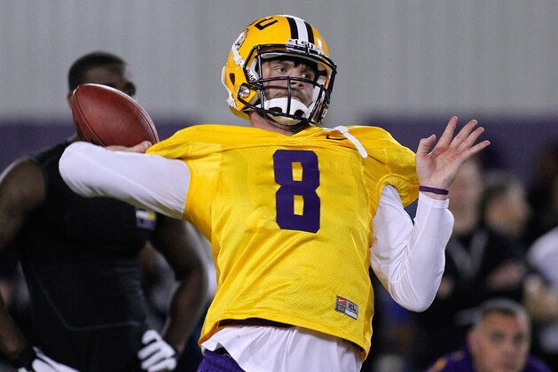 LSU quarterback Zach Mettenberger throws the ball during NFL football pro day, Wednesday, April 9, 2014, in Baton Rouge, La. (AP Photo/Jonathan Bachman)