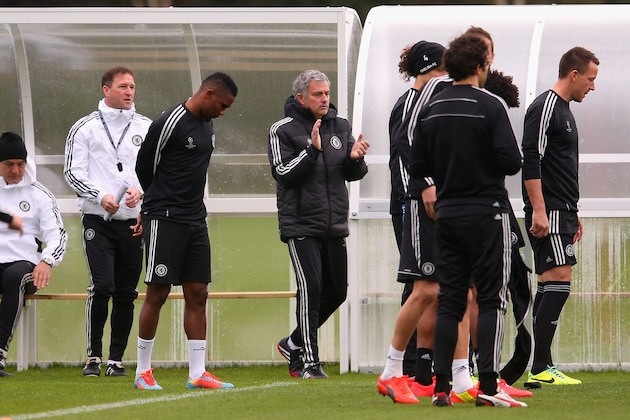 COBHAM, ENGLAND - APRIL 07:  Chelsea manager Jose Mourinho starts the session during Chelsea Training and Press Conference on April 7, 2014 in Cobham, England.  (Photo by Julian Finney/Getty Images)