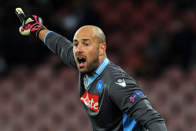 NAPLES, ITALY - FEBRUARY 27:  Pepe Reina of Napoli in action during the UEFA Europa League Round of 32 match between SSC Napoli and Swansea City at Stadio San Paolo on February 27, 2014 in Naples, Italy.  (Photo by Giuseppe Bellini/Getty Images)
