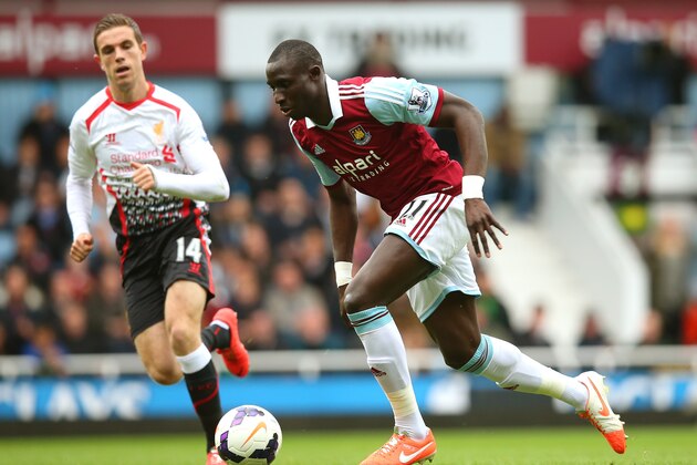 LONDON, ENGLAND - APRIL 06:  Mohamed Diame of West Ham is closed down by Jordan Henderson of Liverpool during the Barclays Premier League match between West Ham United and Liverpool at Boleyn Ground on April 6, 2014 in London, England.  (Photo by Julian Finney/Getty Images)