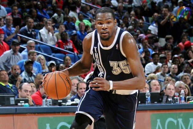NEW ORLEANS, LA - APRIL 14: Kevin Durant #35 of the Oklahoma City Thunder drives to the basket against the New Orleans Pelicans on April 14, 2014 at the Smoothie King Center in New Orleans, Louisiana. NOTE TO USER: User expressly acknowledges and agrees that, by downloading and or using this Photograph, user is consenting to the terms and conditions of the Getty Images License Agreement. Mandatory Copyright Notice: Copyright 2014 NBAE (Photo by Layne Murdoch Jr./NBAE via Getty Images)