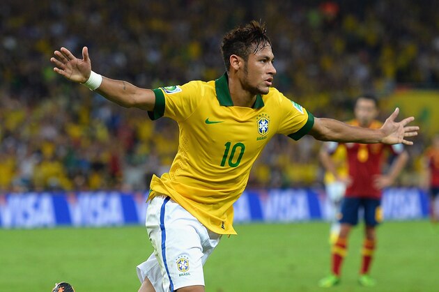 RIO DE JANEIRO, BRAZIL - JUNE 30:  Neymar of Brazil celebrates scoring his team's second goal to make the score 2-0 during the FIFA Confederations Cup Brazil 2013 Final match between Brazil and Spain at Maracana on June 30, 2013 in Rio de Janeiro, Brazil.  (Photo by Laurence Griffiths/Getty Images)