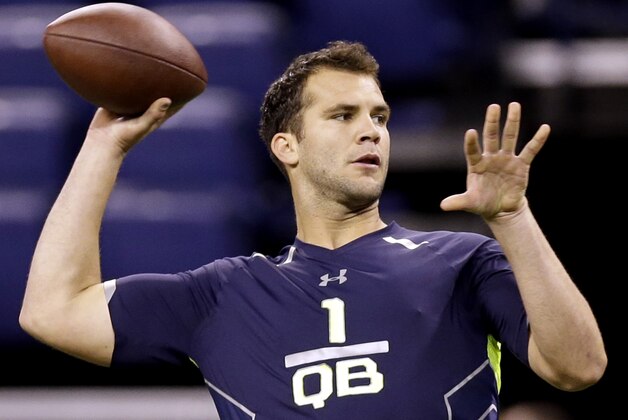 Central Florida quarterback Blake Bortles runs a drill at the NFL football scouting combine in Indianapolis, Sunday, Feb. 23, 2014. (AP Photo/Nam Y. Huh)