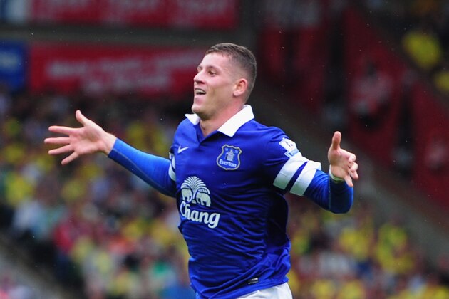 NORWICH, ENGLAND - AUGUST 17:  Ross Barkley of Everton celebrates his goal during the Barclays Premier League match between Norwich City and Everton at Carrow Road on August 17, 2013 in Norwich, England.  (Photo by Jamie McDonald/Getty Images)