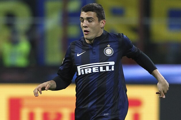 MILAN, ITALY - APRIL 05:  Mateo Kovacic of FC Internazionale Milano in action during the Serie A match between FC Internazionale Milano and Bologna FC at San Siro Stadium on April 5, 2014 in Milan, Italy.  (Photo by Marco Luzzani/Getty Images)
