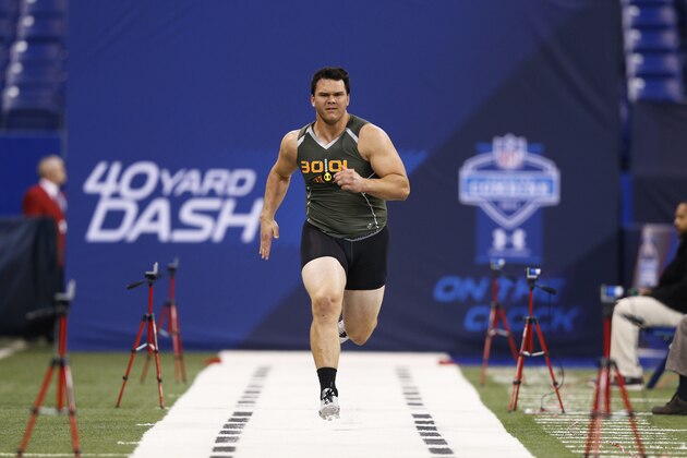 INDIANAPOLIS, IN - FEBRUARY 22: Former Texas A&M offensive lineman Jake Matthews runs the 40-yard dash during the 2014 NFL Combine at Lucas Oil Stadium on February 22, 2014 in Indianapolis, Indiana. (Photo by Joe Robbins/Getty Images)