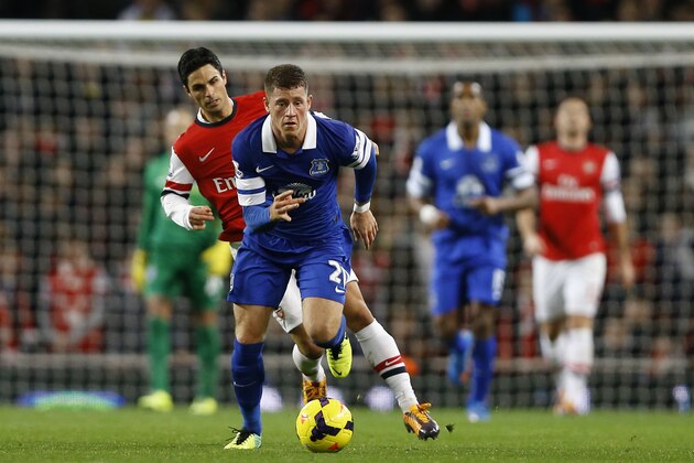 Arsenal's Mikel Arteta, looks from behind at Everton's Ross Barkley, front, as he is outpaced by Barkley during the English Premier League soccer match between Arsenal and Everton at the Emirates Stadium in London, Sunday, Dec. 8, 2013. (AP Photo/Kirsty Wigglesworth) Arsenal's Mikel Arteta, looks from behind at Everton's Ross Barkley, front, as he is outpaced by Barkley during the English Premier League soccer match between Arsenal and Everton at the Emirates Stadium in London, Sunday, Dec. 8, 2013. (AP Photo/Kirsty Wigglesworth)