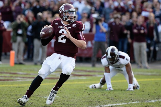 COLLEGE STATION, TX - NOVEMBER 09:  Johnny Manziel #2 of the Texas A&M Aggies drops back to pass in the first half during the game against the Mississippi State Bulldogs at Kyle Field on November 9, 2013 in College Station, Texas.  (Photo by Scott Halleran/Getty Images)