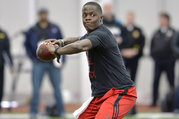 Louisville quarterback Teddy Bridgewater participates in a passing drill for NFL representatives during pro day at the University of Louisville in Louisville, Ky., Monday, March 17, 2014. (AP Photo/Timothy D. Easley) Louisville quarterback Teddy Bridgewater participates in a passing drill for NFL representatives during pro day at the University of Louisville in Louisville, Ky., Monday, March 17, 2014. (AP Photo/Timothy D. Easley)