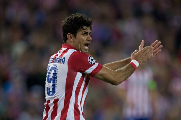 MADRID, SPAIN - APRIL 22: Diego Costa of Atletico de Madrid protests to the referee during the UEFA Champions League Semi Final first leg match between Club Atletico de Madrid and Chelsea FC at Vicente Calderon Stadium on April 22, 2014 in Madrid, Spain.  (Photo by Gonzalo Arroyo Moreno/Getty Images)