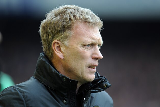 Manchester United's manager David Moyes looks on during their English Premier League soccer match against Everton at Goodison Park in Liverpool, England, Sunday April 20, 2014. (AP Photo/Clint Hughes)