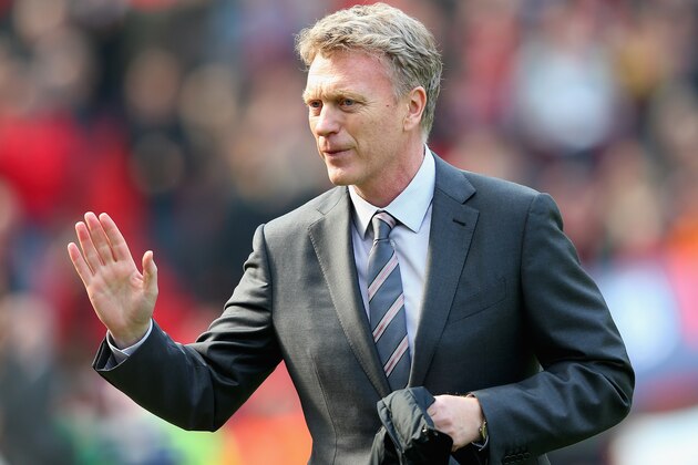 MANCHESTER, ENGLAND - MARCH 29:  Manchester United Manager David Moyes waves to the crowd prior to the Barclays Premier League match between Manchester United and Aston Villa at Old Trafford on March 29, 2014 in Manchester, England.  (Photo by Alex Livesey/Getty Images)