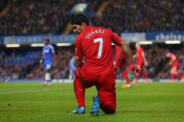 LONDON, ENGLAND - DECEMBER 29:  Luis Suarez of Liverpool reacts during the Barclays Premier League match between Chelsea and Liverpool at Stamford Bridge on December 29, 2013 in London, England.  (Photo by Julian Finney/Getty Images)