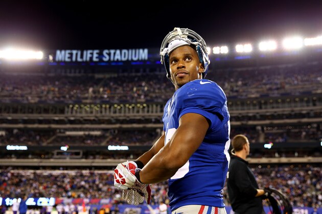 EAST RUTHERFORD, NJ - OCTOBER 21: Wide receiver Victor Cruz #80 of the New York Giants looks on before the start of the second half against the Minnesota Vikings during a game at MetLife Stadium on October 21, 2013 in East Rutherford, New Jersey. (Photo by Elsa/Getty Images) EAST RUTHERFORD, NJ - OCTOBER 21: Wide receiver Victor Cruz #80 of the New York Giants looks on before the start of the second half against the Minnesota Vikings during a game at MetLife Stadium on October 21, 2013 in East Rutherford, New Jersey. (Photo by Elsa/Getty Images)
