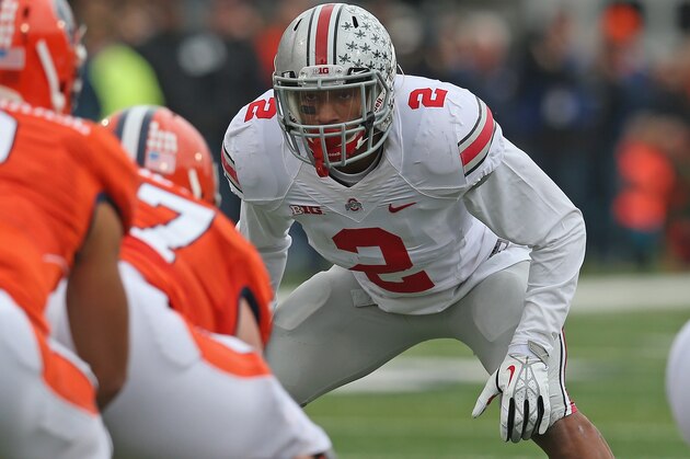 CHAMPAIGN, IL - NOVEMBER 16:  Ryan Shazier #2 of the Ohio State Buckeyes awaits the start of play against the Illinois Fighting Illini at Memorial Stadium on November 16, 2013 in Champaign, Illinois. Ohio State defeated Illinois 60-35.  (Photo by Jonathan Daniel/Getty Images)