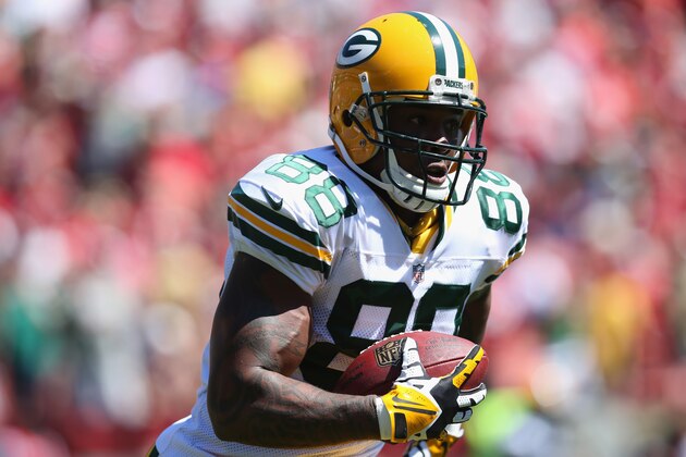 SAN FRANCISCO, CA - SEPTEMBER 08:  Tight end Jermichael Finley #88 of the Green Bay Packers carries the ball against the San Francisco 49ers at Candlestick Park on September 8, 2013 in San Francisco, California.  (Photo by Jeff Gross/Getty Images)