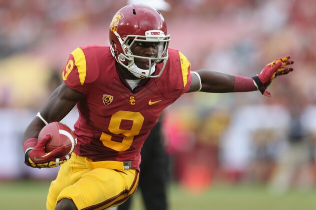 LOS ANGELES, CA - OCTOBER 20:  Wide receiver Marqise Lee #9 of the USC Trojans carries the ball against the Colorado Buffaloes at Los Angeles Memorial Coliseum on October 20, 2012 in Los Angeles, California.  (Photo by Jeff Gross/Getty Images)